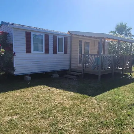 Spacieux Avec Piscine A Holiday home